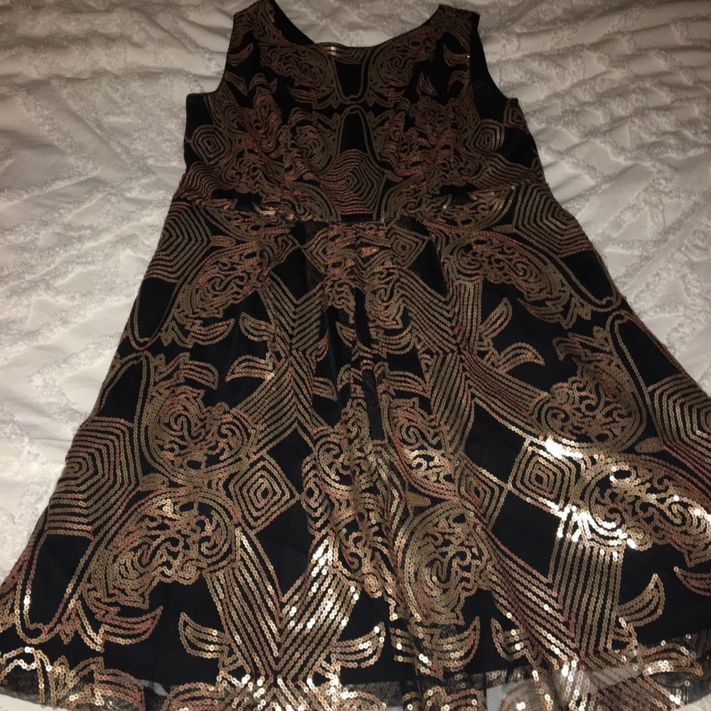 Formal dress with POCKETS!